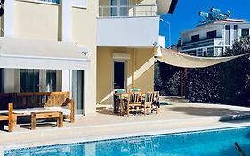 Excellent 3 Storey Villa With A Swimming Pool